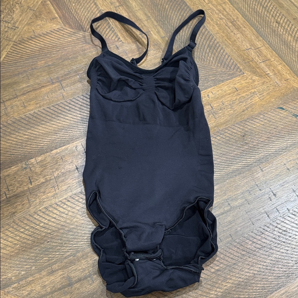 Skims sculpting bodysuit small/medium